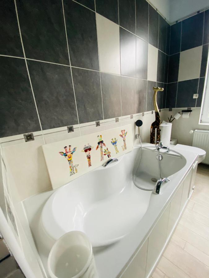 Bed and Breakfast Hypolite Avesnes-sur-Helpe Esterno foto