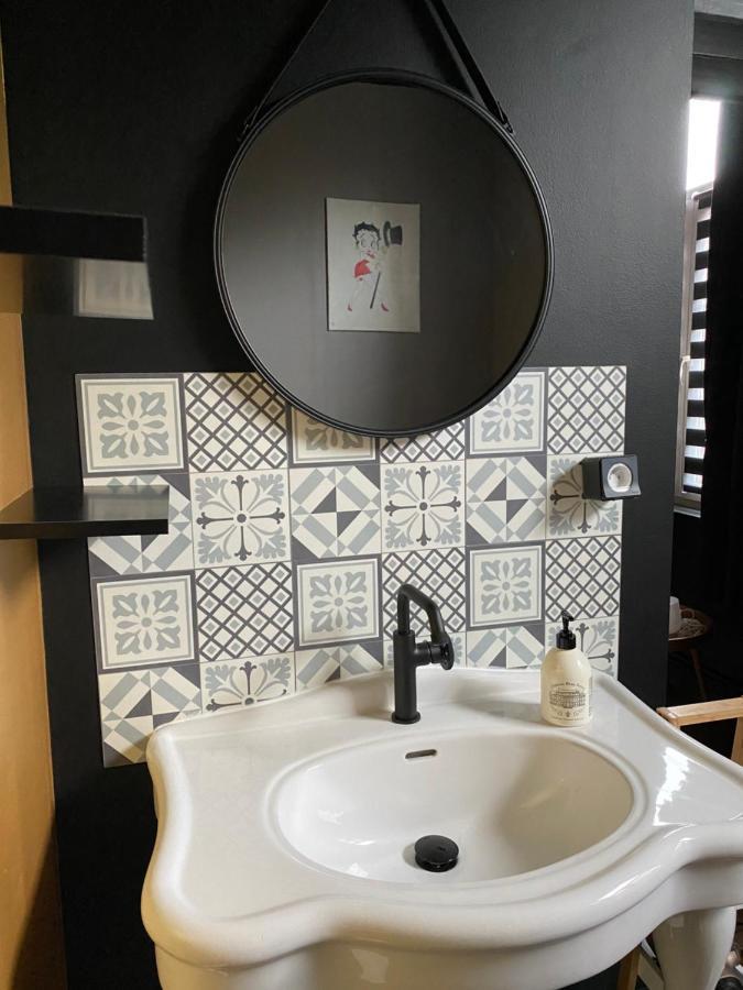Bed and Breakfast Hypolite Avesnes-sur-Helpe Esterno foto